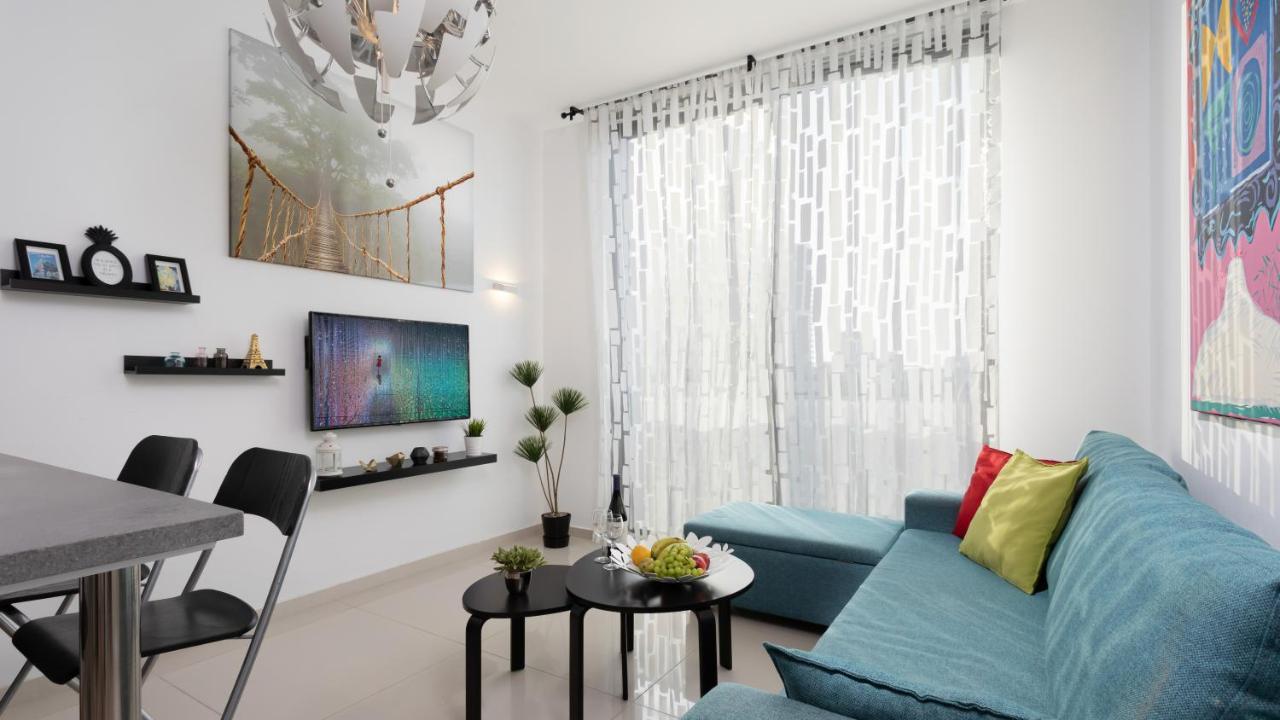 Stylish 1Br Flat For 4 Ppl In Allenby By Holyguest テル・アビブ エクステリア 写真
